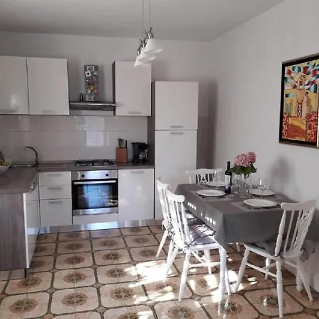 Appartement Dioniza - 150 M From