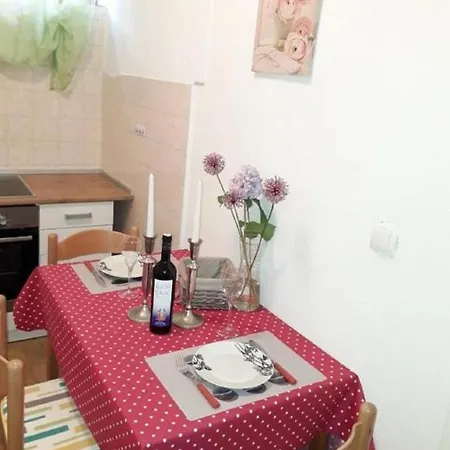 Appartement Dioniza - 150 M From